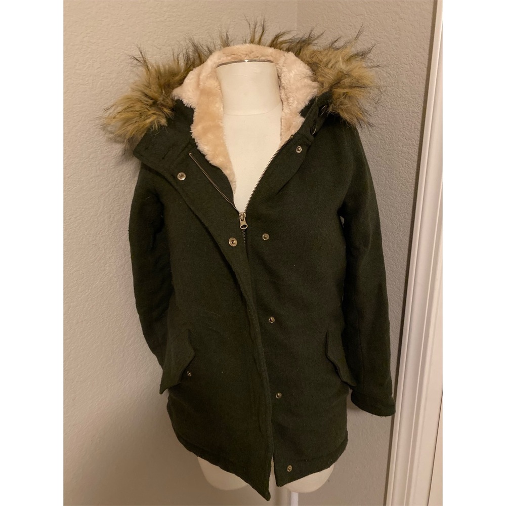 Forever 21: faux fur parka